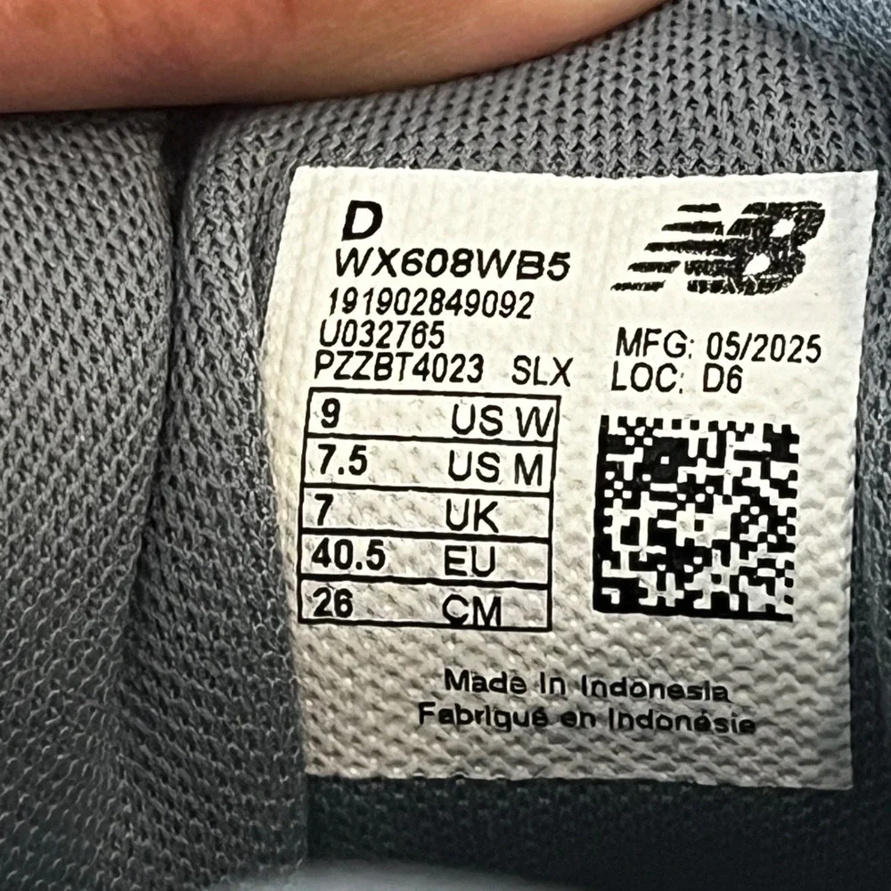 NWOT New Balance 608v5‎ Sneakers Womens 9 WX608WB5